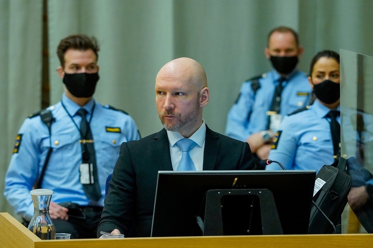 شکایت بمب‌گذار نروژی از دولت | قاتلی که به خانه دوبلکس هم راضی نیست!