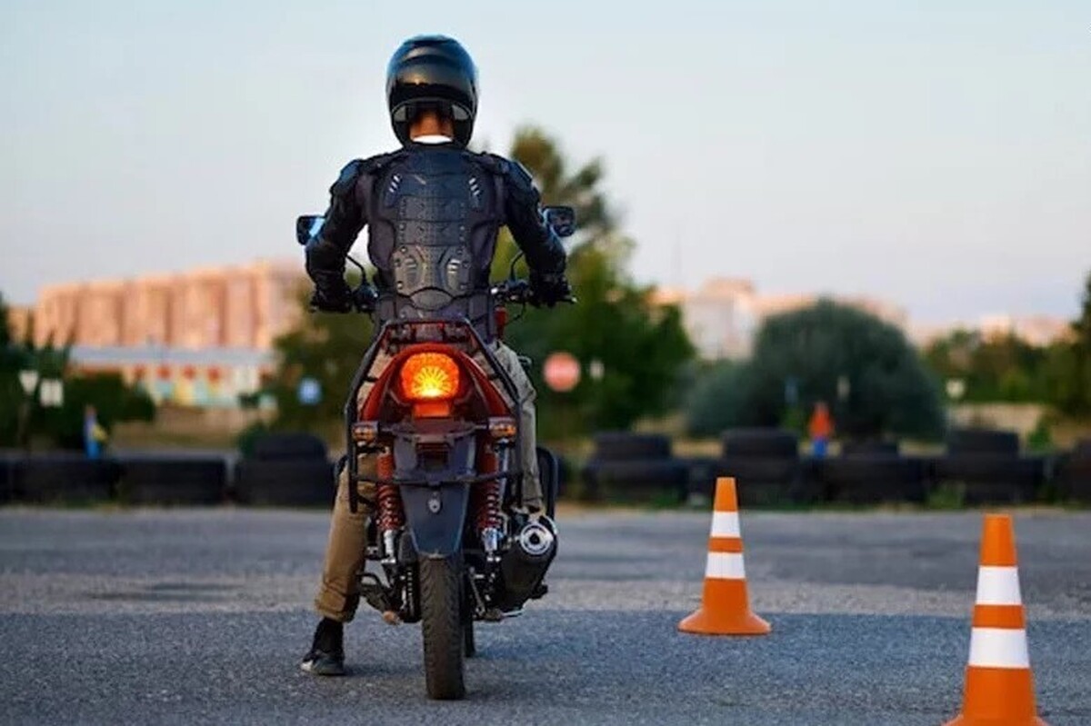 ویدئو | افراد ۱۶ ساله می‌توانند گواهینامه موتورسیکلت دریافت کنند
