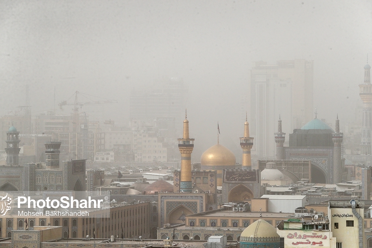 ادامه وزش باد در خراسان رضوی | ورود ذرات گردوخاک به شهر مشهد (٢٠دی‌١۴٠٢)