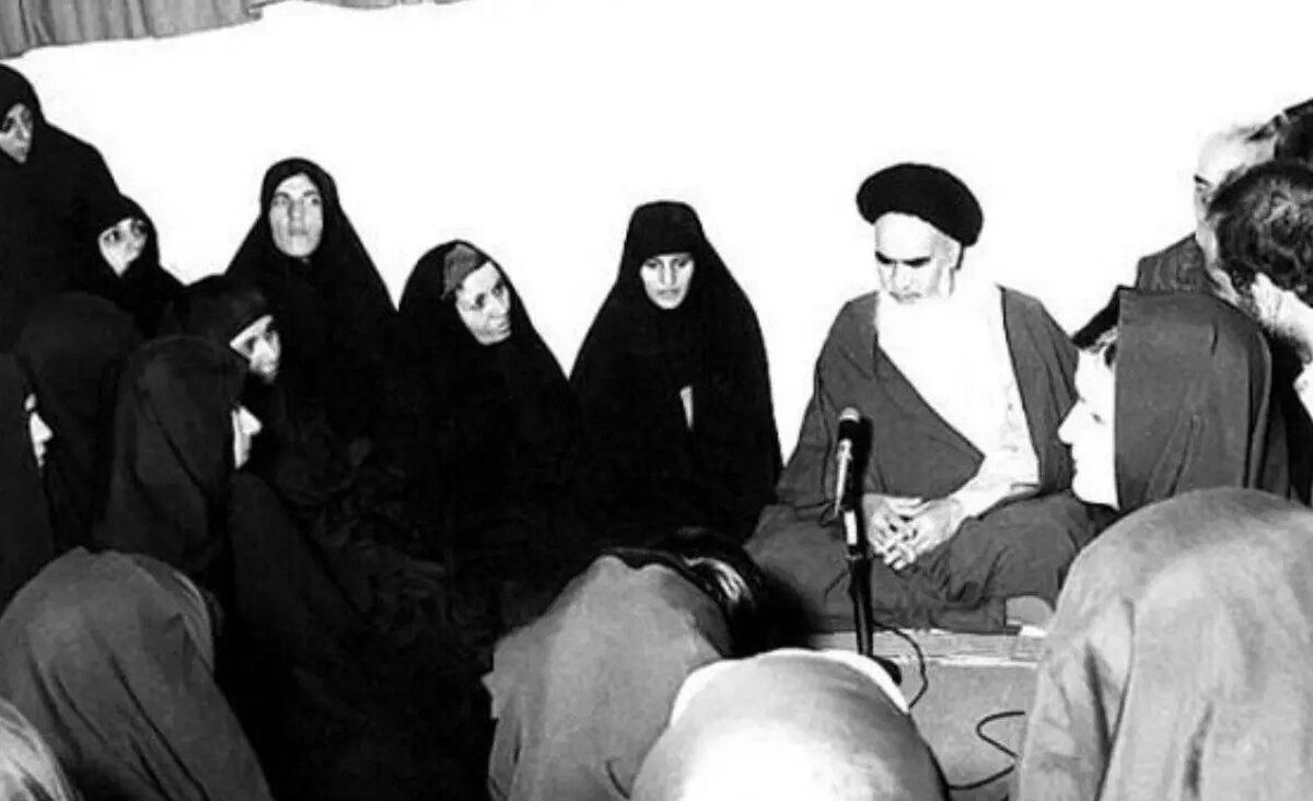 معرفی کتاب | نقش زنان در نهضت امام خمینی (ره)