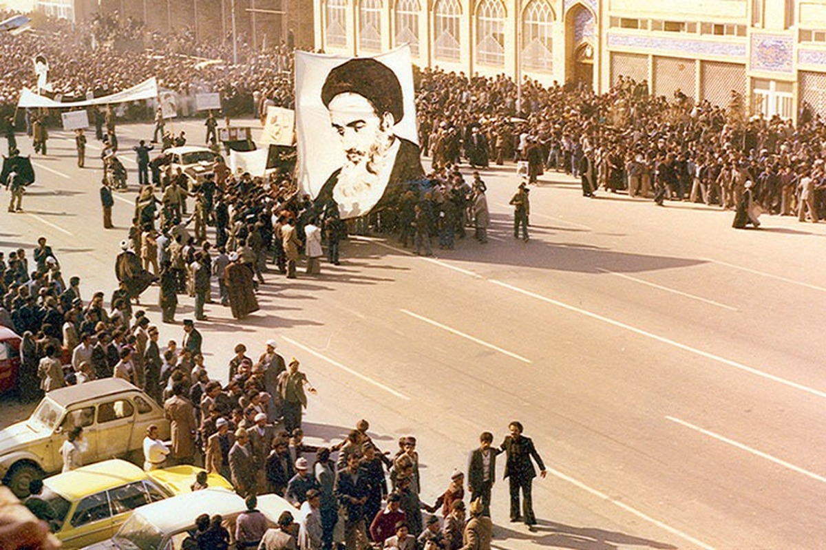صوت | روزشمار پیروزی انقلاب اسلامی در مشهد| قسمت ششم چهارشنبه (۱۸ بهمن ۱۳۵۷)