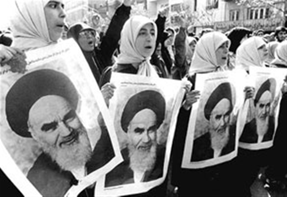 زنان و انقلاب‌اسلامی؛ از تحول هویتی تا انقلابی‌گری