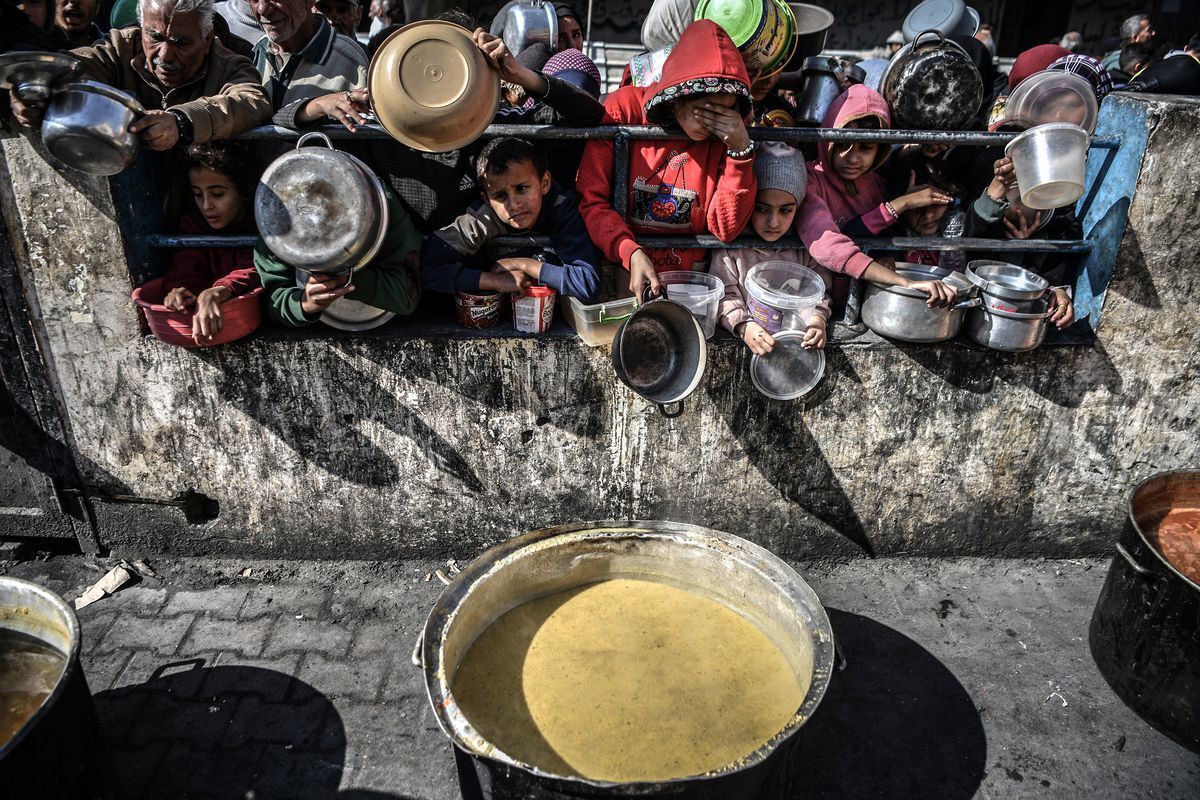 بحران غذایی در غزه | برخی خانواده‌ها در ۴۸ ساعت فقط نصف وعده غذا می‌خورند