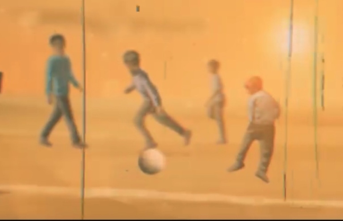 ویدئو| ماجرای تنها مسابقه فوتبال دنیا که بمباران شد!