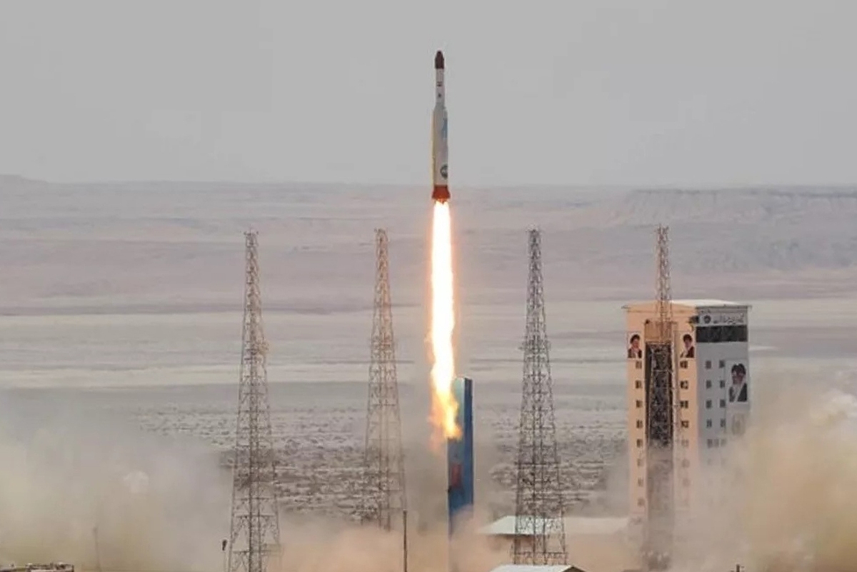 پرتاب ۳ ماهواره ایرانی با ماهواره‌بر سیمرغ به فضا + جزئیات