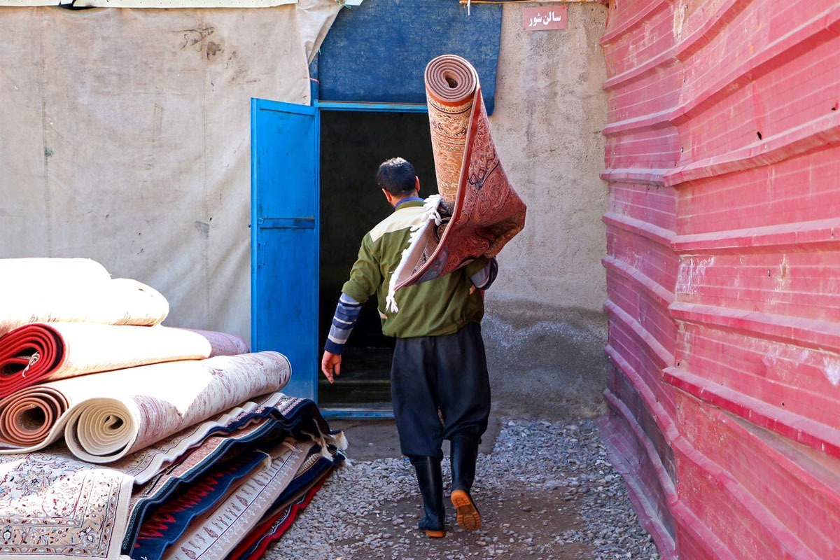 گلایه شهروندان از قیمت‌های قالی‌‌شویی