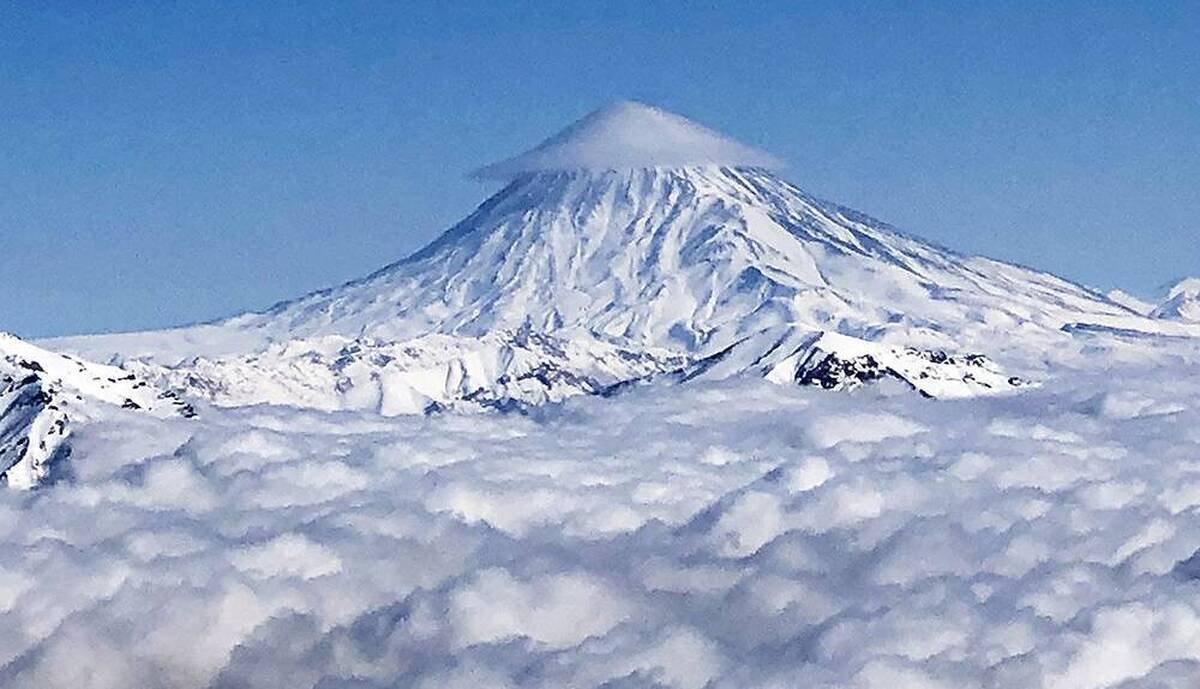 ویدئو| تصویر هوایی شگفت‌انگیز از قله دماوند