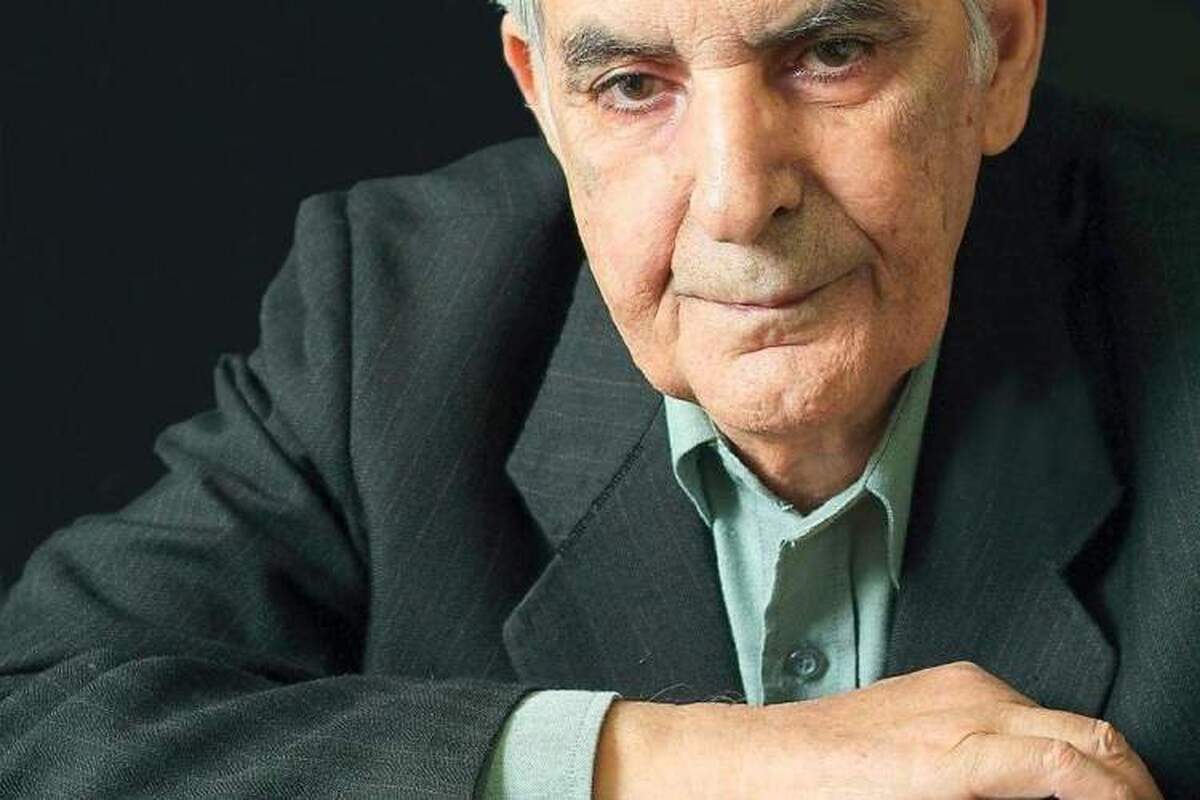 چهارمین دوره جایزه ادبی استاد «محمد قهرمان» برگزیدگان خود را شناخت