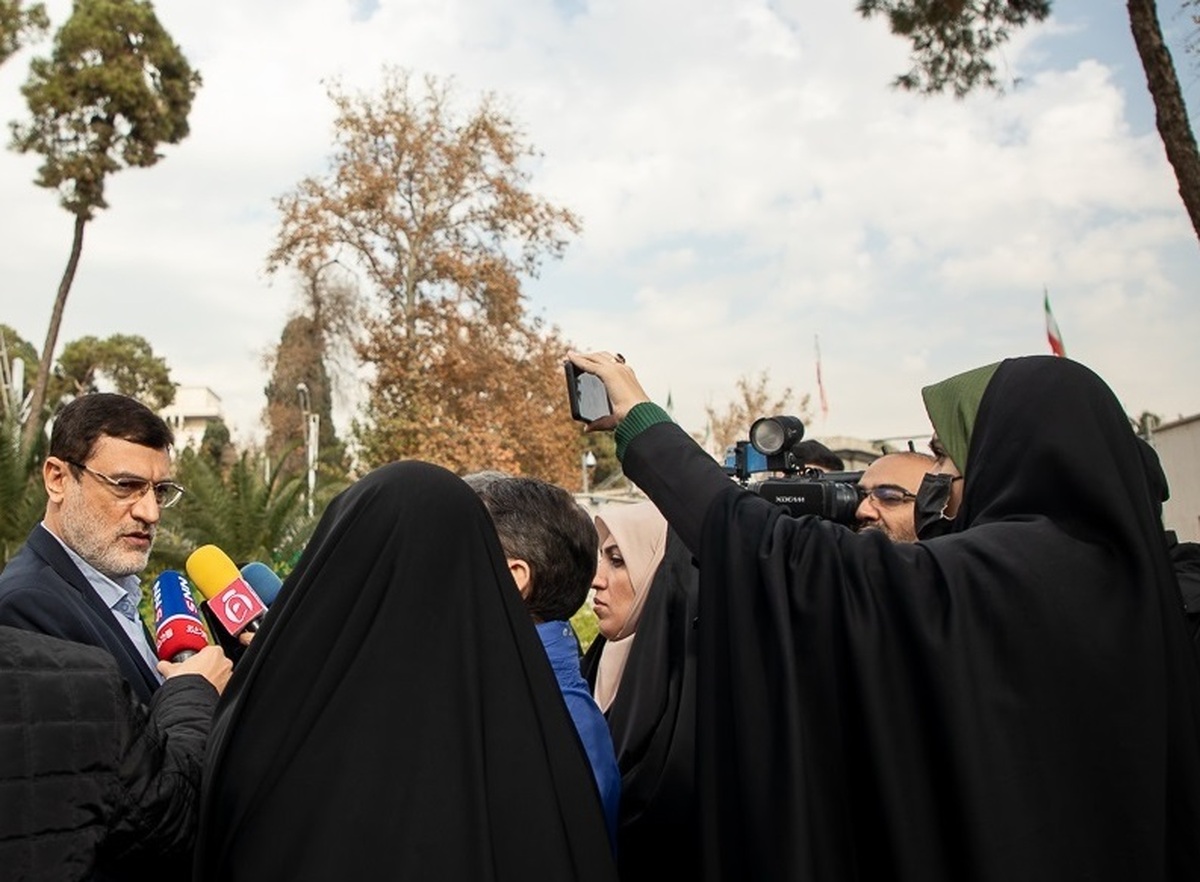 رئیس بنیاد شهید: بخش اعظم خانواده شهدا پای کار انقلاب و کشورشان ایستادند