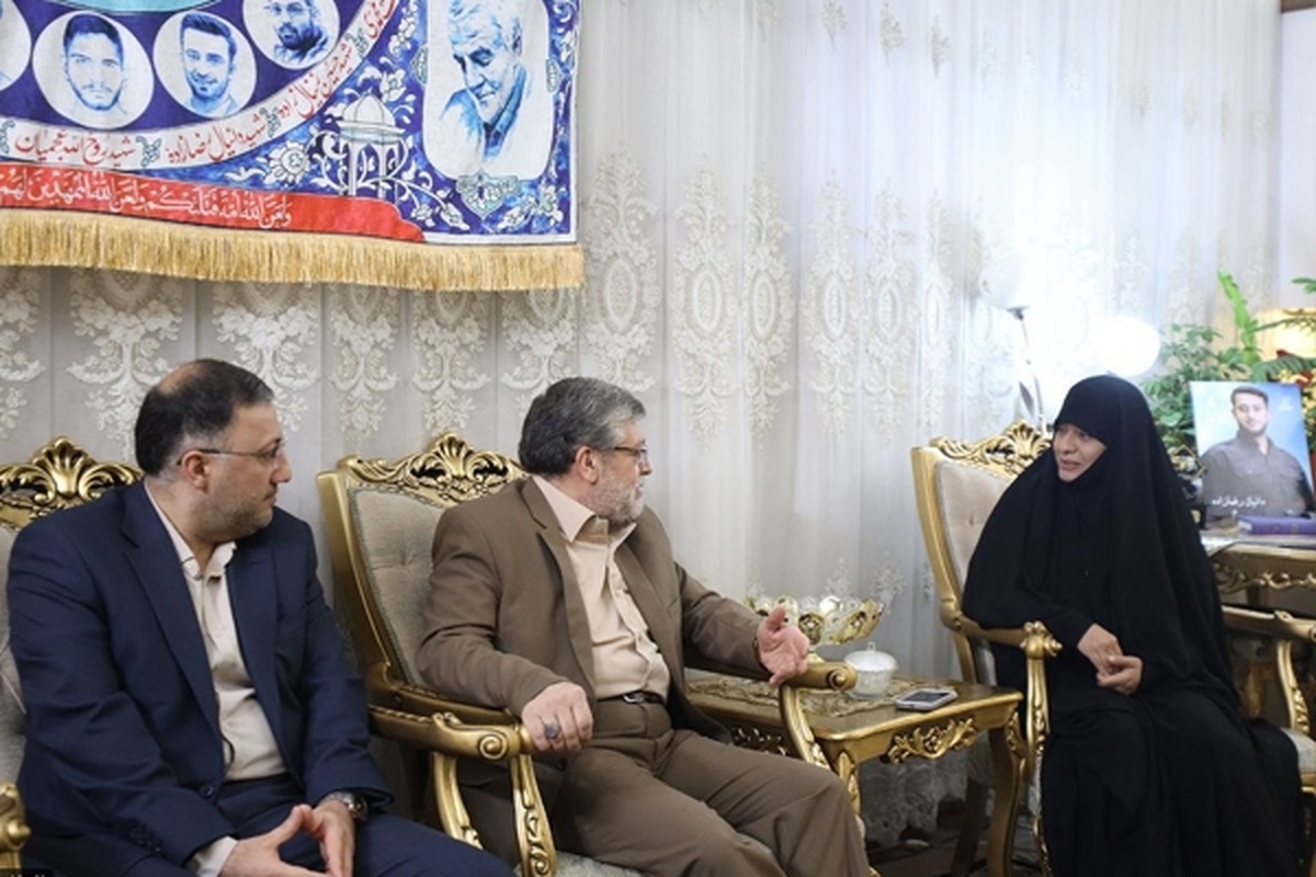 شهردار مشهد مقدس با خانواده شهید امنیت، دانیال رضازاده دیدار کرد + تصاویر
