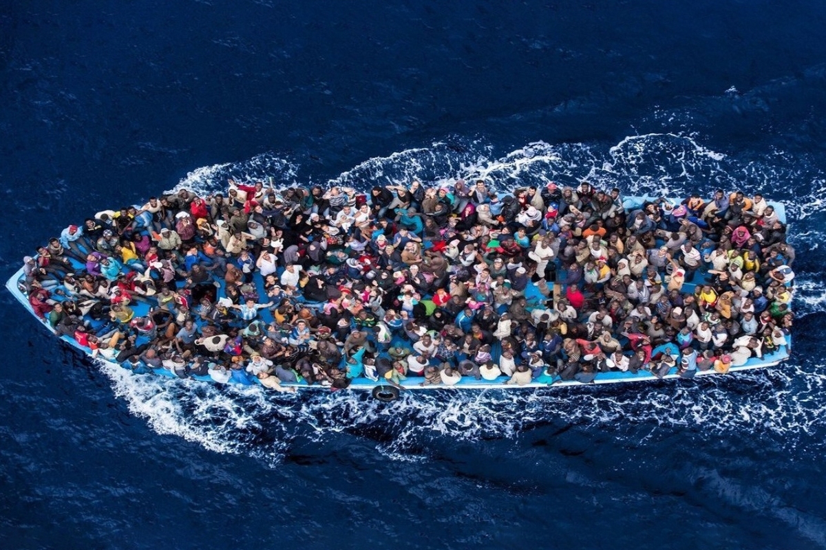 نجات ۹۰ پناهجو از غرق شدن در دریای مدیترانه
