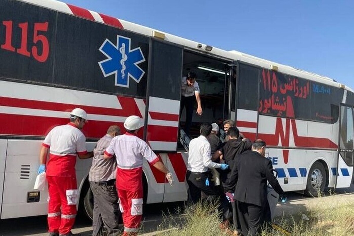 حال ۴ نفر از حادثه‌دیدگان واژگونی اتوبوس زائران عراقی مساعد نیست + فوت ۴ تن از مسافران (۲۸ خرداد ۱۴۰۲)