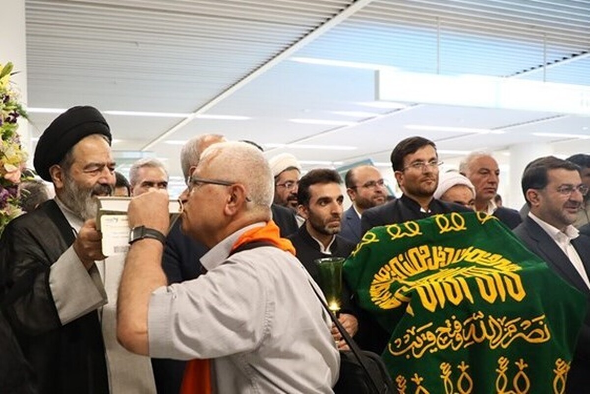 اعزام نخستین گروه زائران ایرانی به حج تمتع | حج ۱۴۰۲ آغاز شد