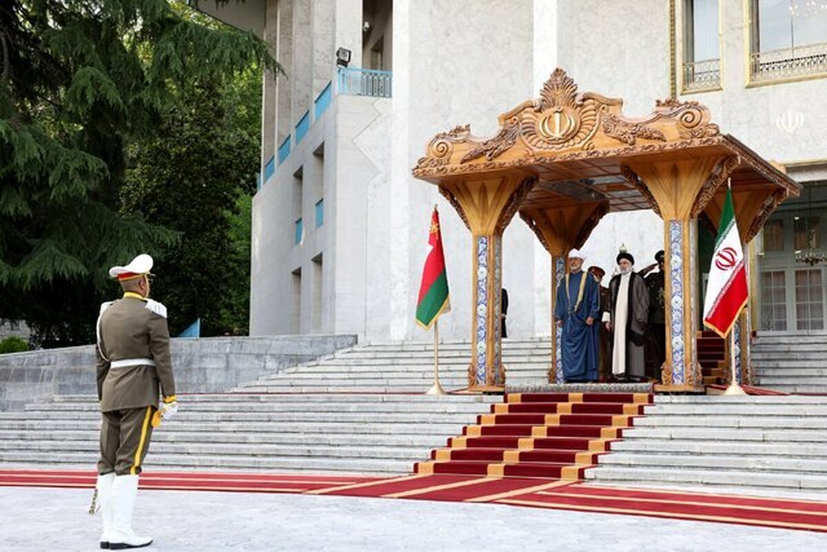 استقبال رسمی رئیسی از سلطان عمان + فیلم