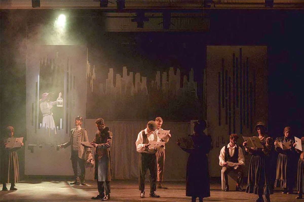 گزارشی از وضعیت نورپردازی در سالن‌های تئاتر مشهد | نبود نور در صحنه‌های تاریک تئاتر