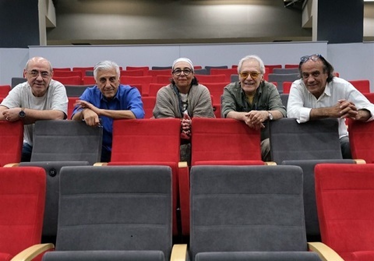رضا کیانیان و کمال تبریزی در جمع داوران مسابقه عکس سینمای ایران
