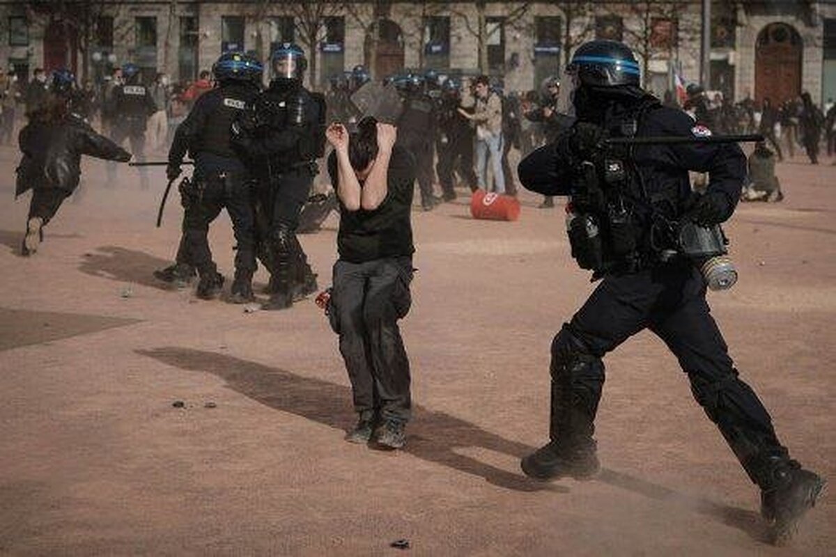 پلیس فرانسه ۴هزار تن را در جریان ناآرامی‌های اخیر بازداشت کرد