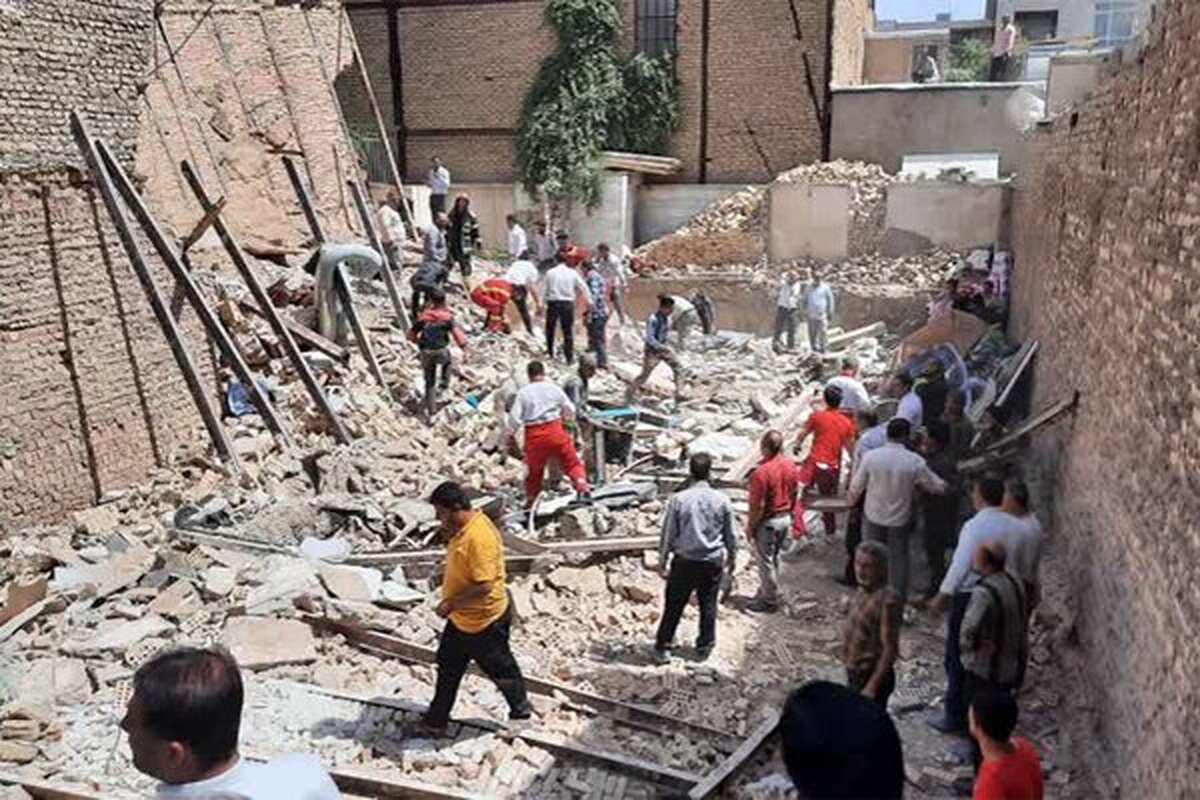 ریزش ساختمان مسکونی در گلستان بهارستان با ۵ کشته و ۲۶ مصدوم + فیلم