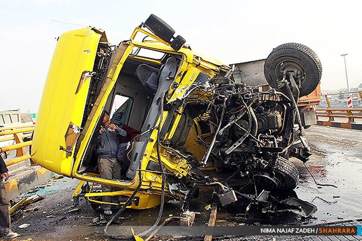 تریلر ترکمنستانی در جاده قوچان‌درگز چپ کرد | راننده فوت شد