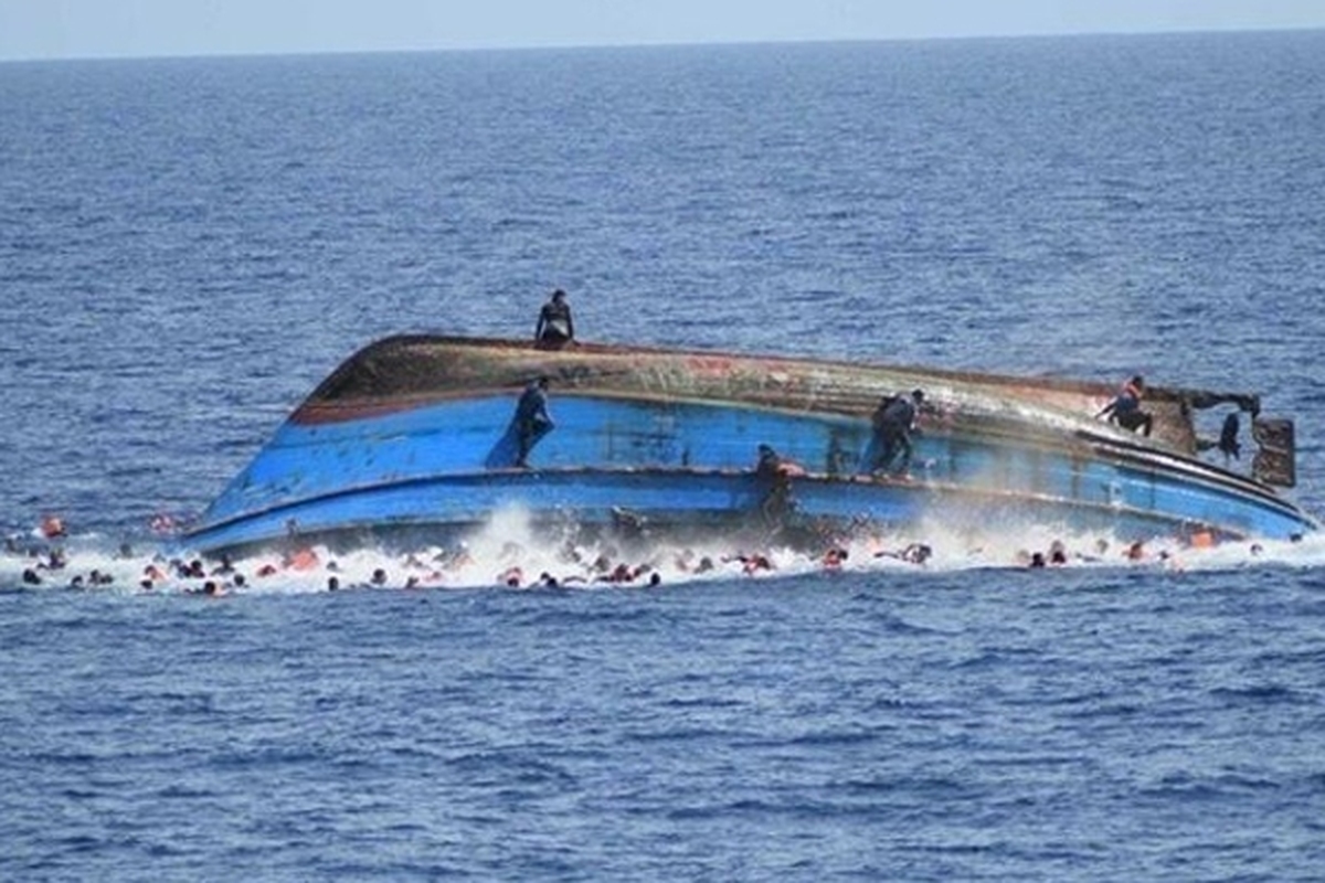 ۳۰ مهاجر در نزدیکی ایتالیا غرق شدند