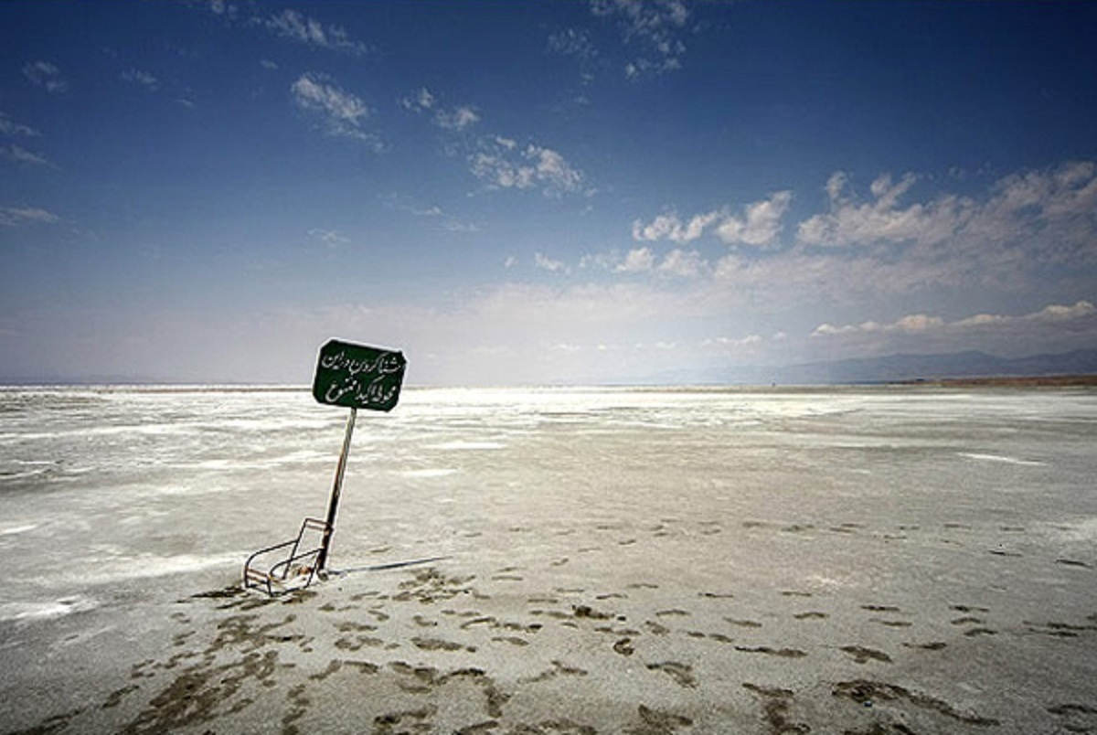 اقرار رئیس سازمان محیط زیست به وخامت اوضاع دریاچه ارومیه