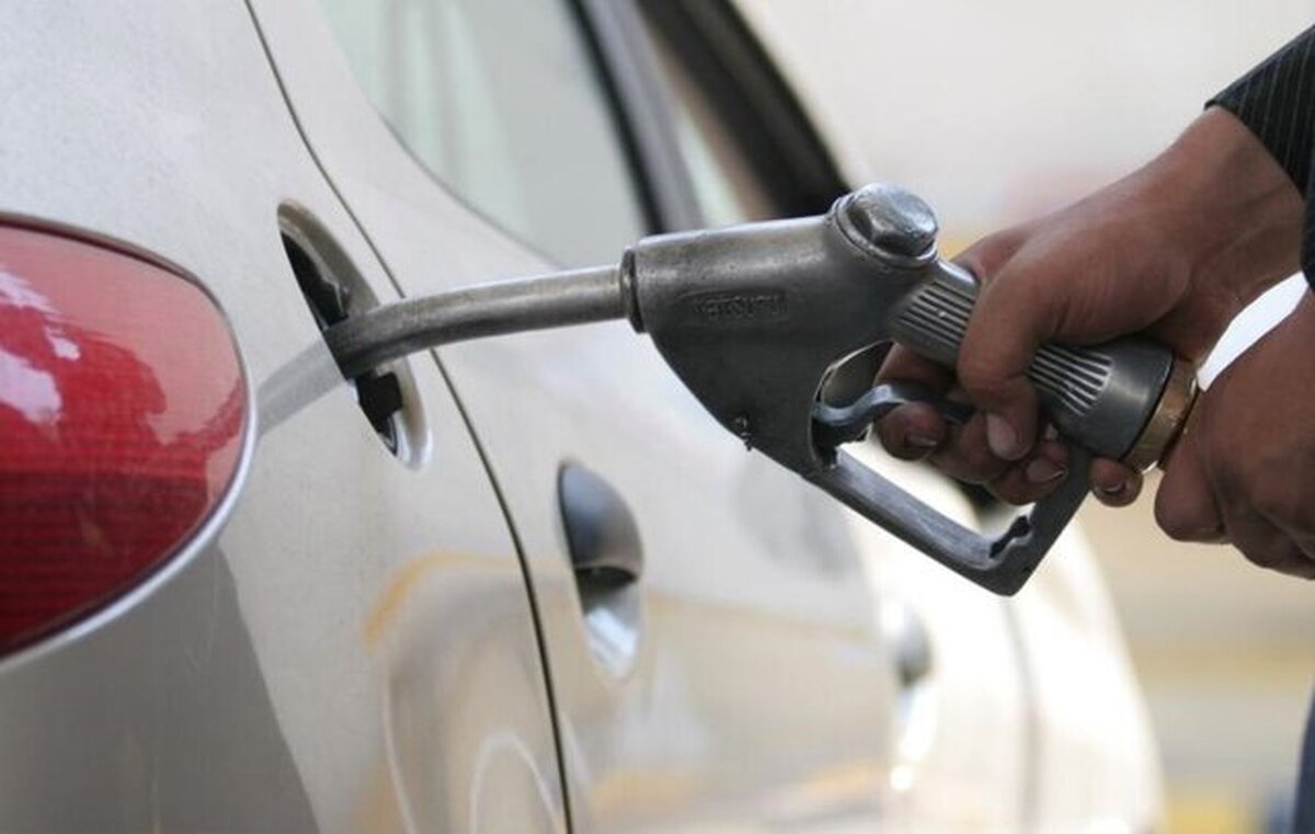 مخبر هم افزایش قیمت بنزین را رد کرد