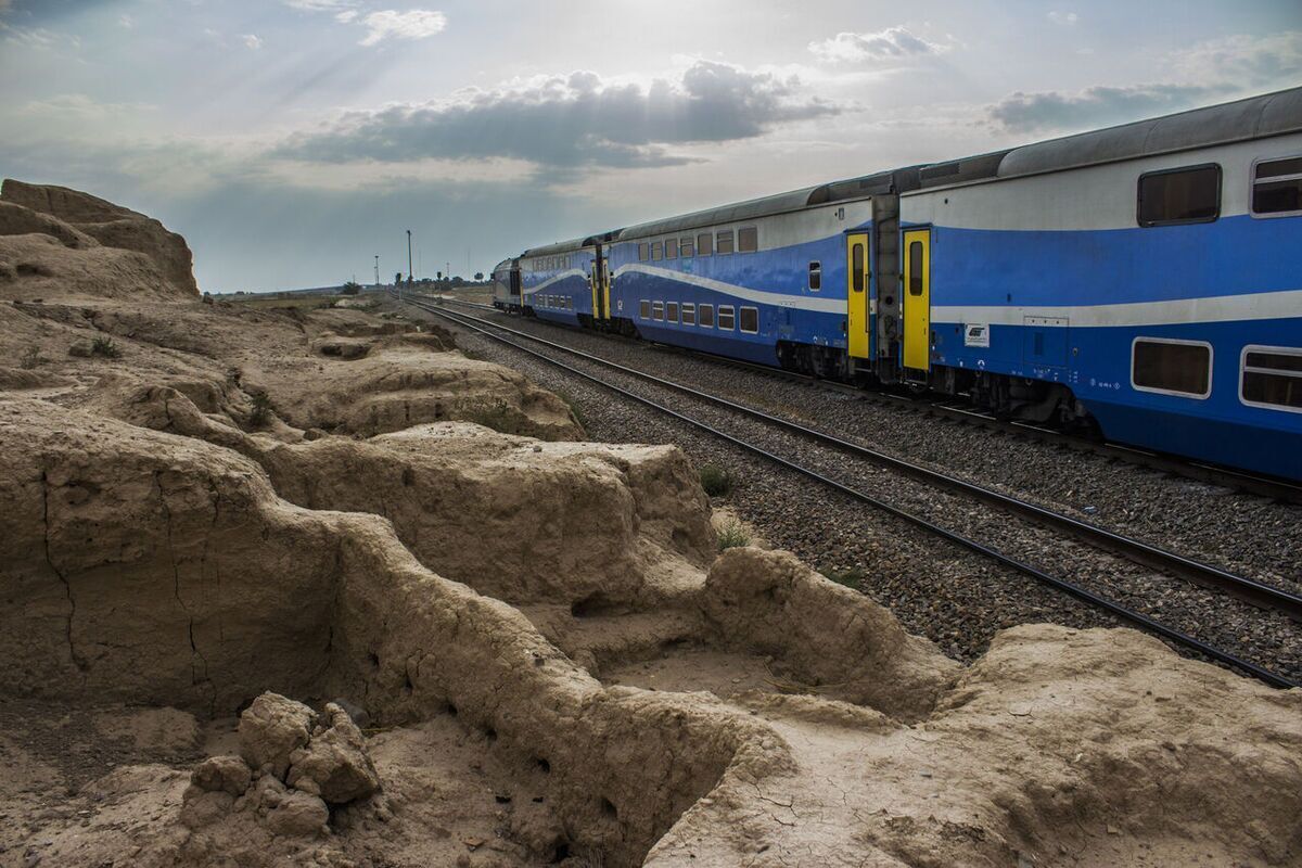 طوفان شن حرکت قطار مسافربری مشهد-سرخس را لغو کرد (۲۹ مرداد ۱۴۰۲)