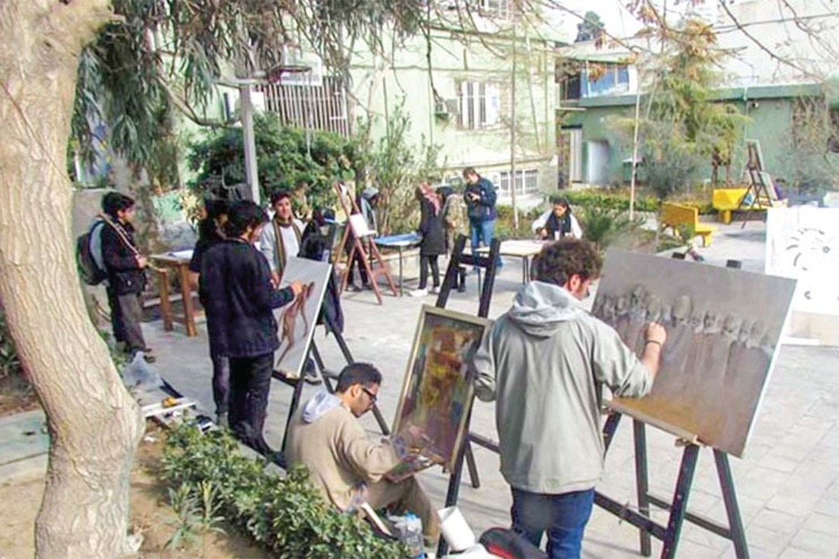 بررسی کمبود هنرستان هنر‌های تجسمی در مشهد که مانعی جدی برای توسعه آموزش آکادمیک هنر است | گره آموزش هنر در هنرستان‌ها