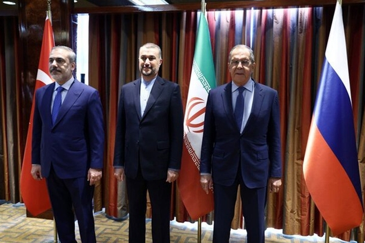 وزرای خارجه ایران، ترکیه و روسیه، نشست سه‌جانبه برگزار کردند + عکس