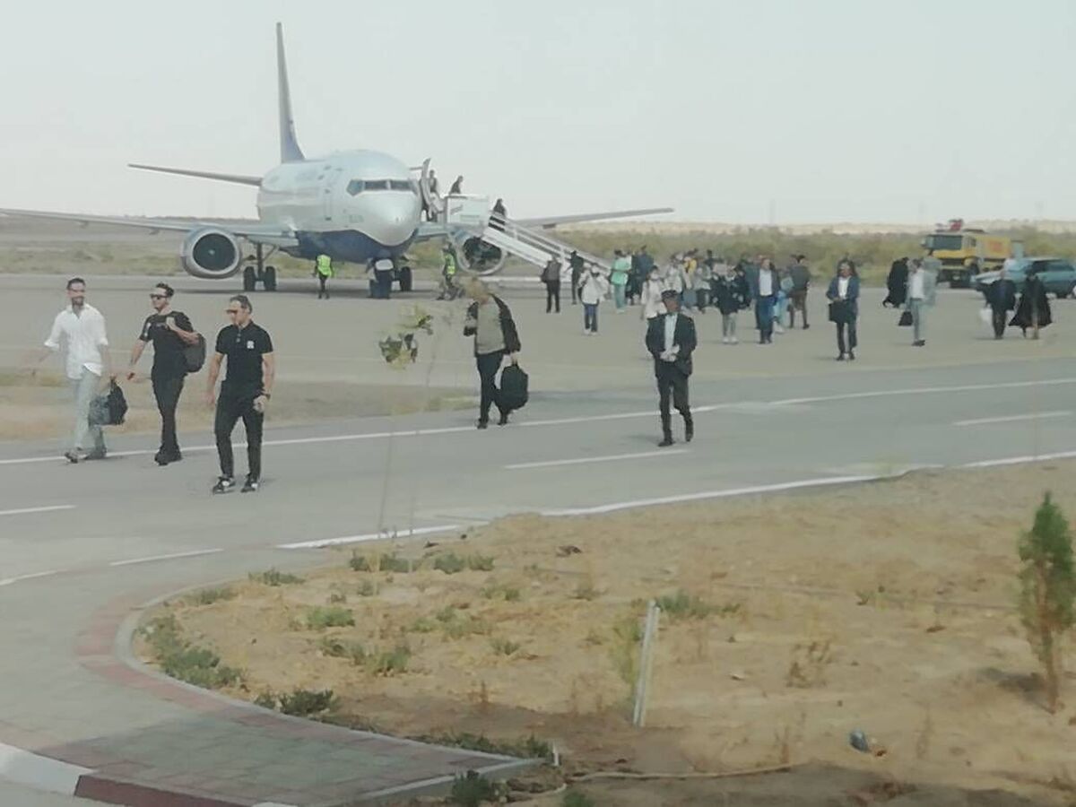 فرود نخستین هواپیما به فرودگاه گناباد (۱۱ مهر ۱۴۰۲)