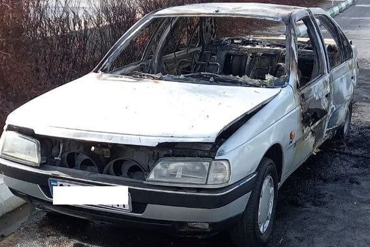 مهار آتش‌سوزی خودروی حامل دانش آموزان در مشهد + فیلم