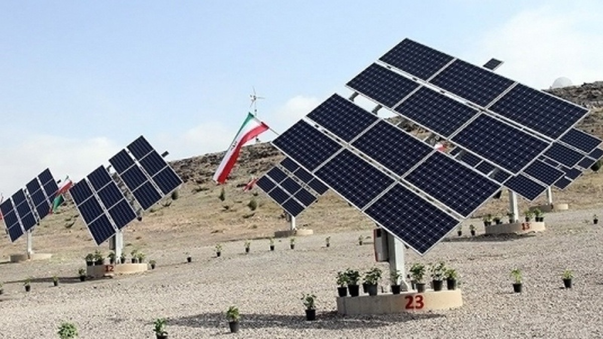 سخنگوی صنعت برق: ۴۵۰۰ مگاوات ظرفیت نیروگاهی پیش بینی شده برای تابستان آینده از برق خورشیدی تامین می‌شود