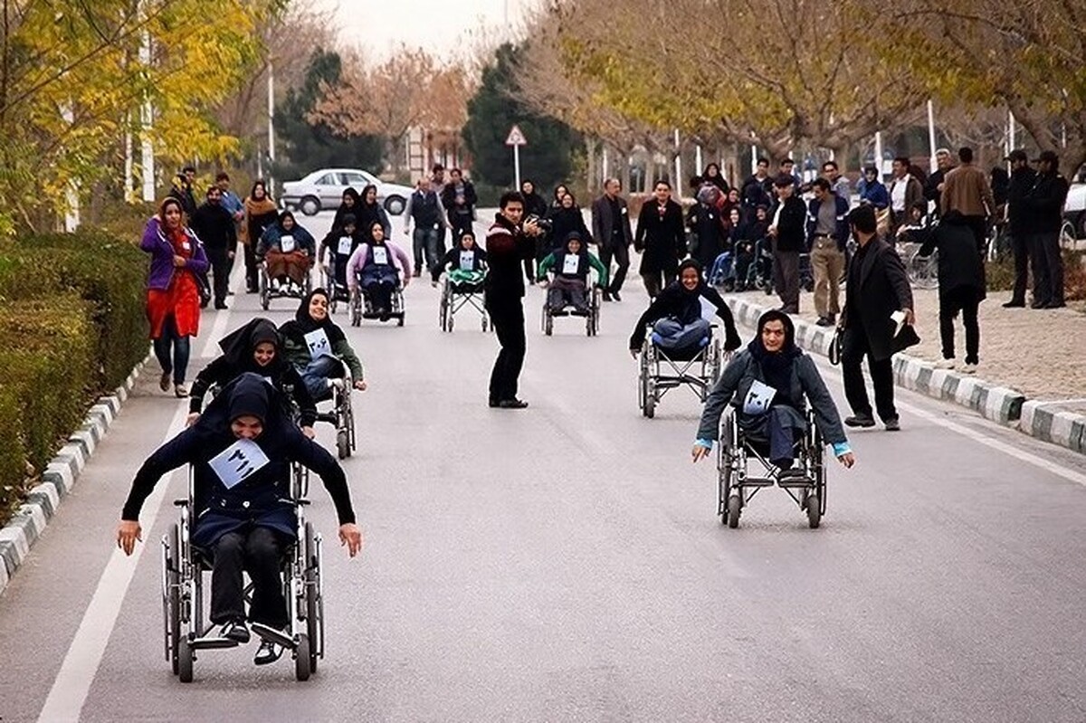 ویلچررانی نمادین معلولان مشهدی به مناسبت هفته تربیت بدنی