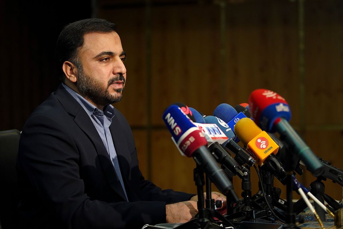 توضیحات وزیر ارتباطات درباره استفاده از اینترنت استارلینک در ایران