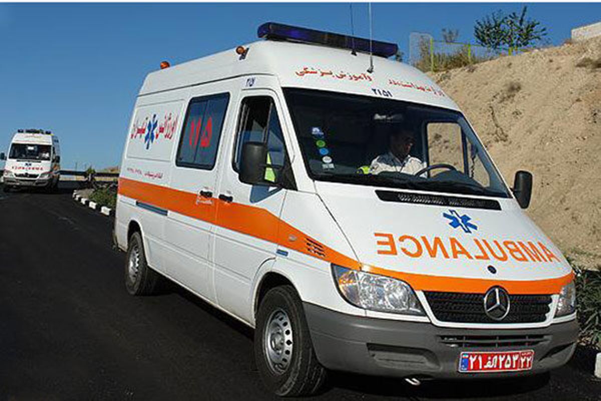 حمله به آمبولانس و تکنسین اورژانس در جاده رشت-خمام + فیلم (۱۲ اذر ۱۴۰۲)