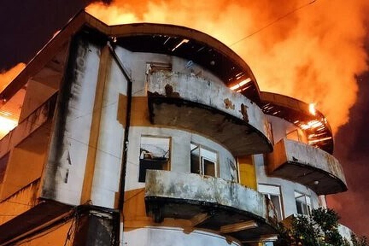 ویدئو| هتل «ایران» در بندرانزلی آتش گرفت