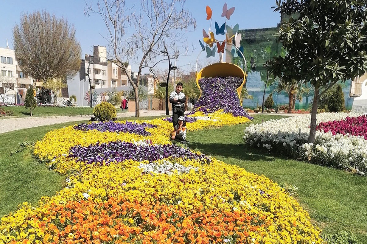 آغاز فرایند استقبال از بهار ۱۴۰۳ در مشهد با کاشت ۱۵ میلیون گل