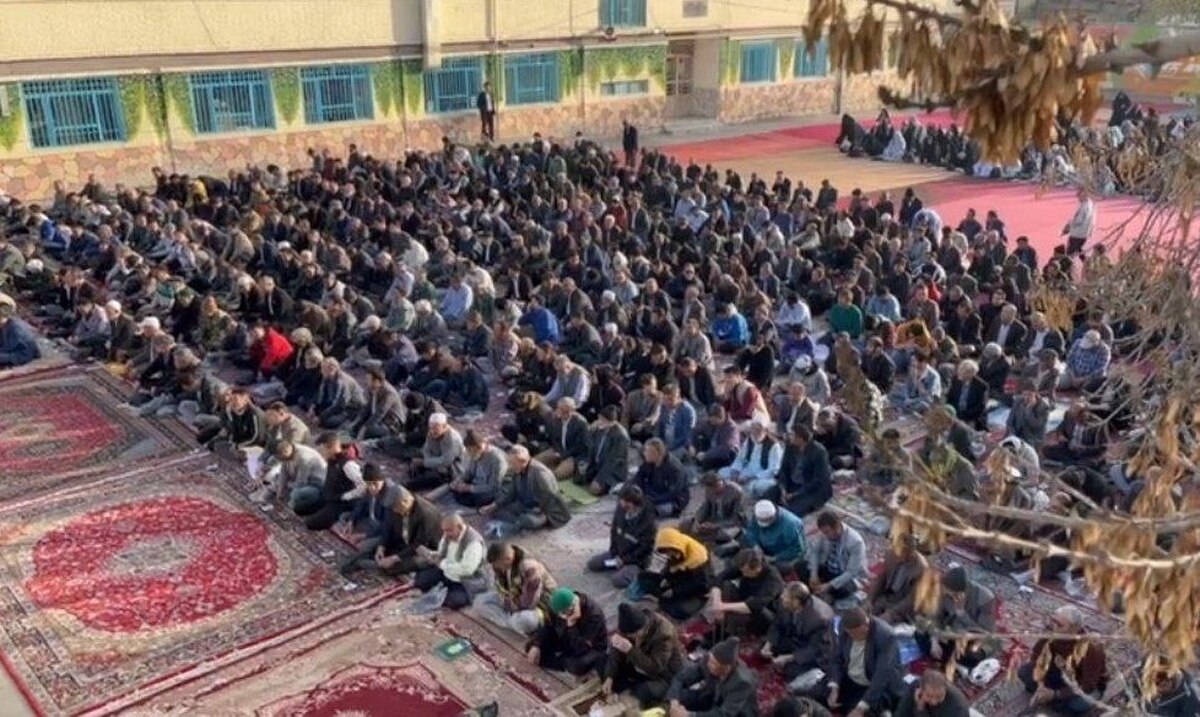 اقامه نماز عید سعید فطر در محله گلشهر (۲۲ فروردین ۱۴۰۳) + فیلم