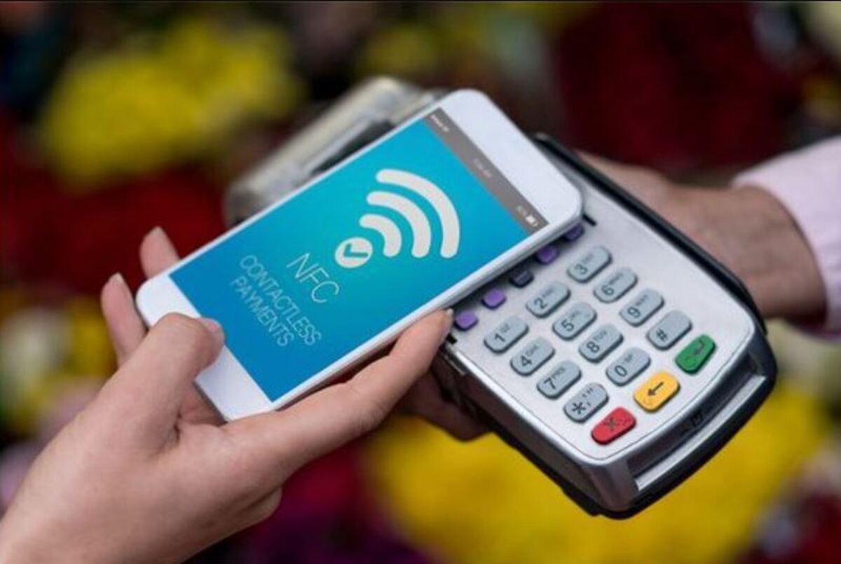 پیاده‌سازی امکان پرداخت پول با موبایل به جای کارت در ۶ بانک
