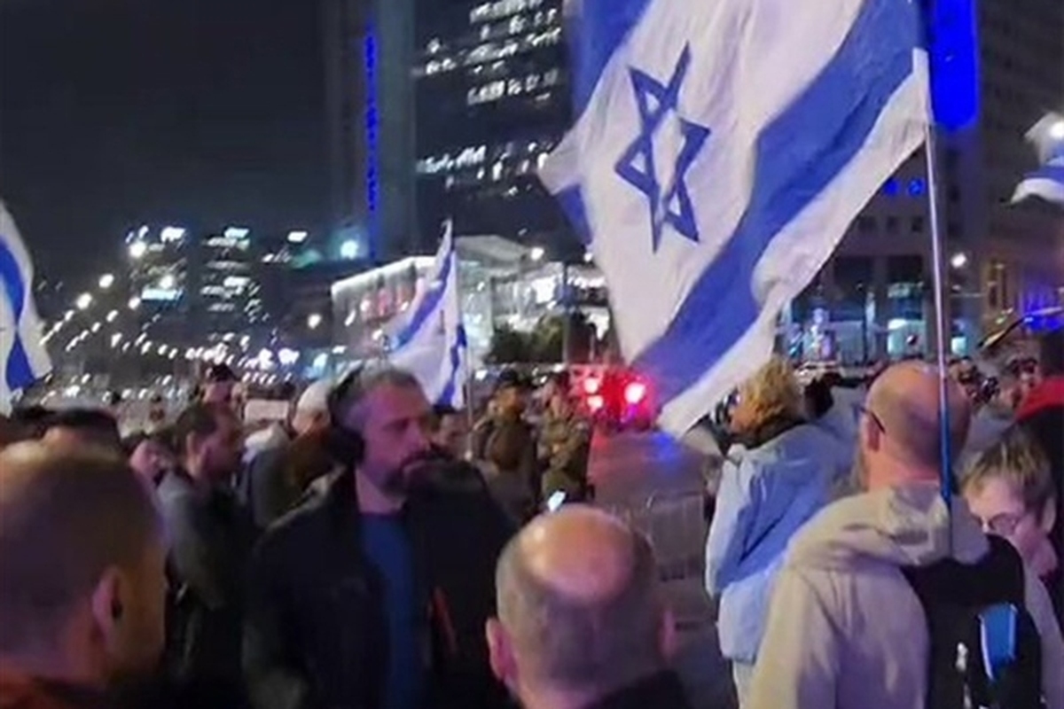 تظاهرات علیه نتانیاهو در سرزمین‌های اشغالی ادامه یافت + فیلم (۳۰ فروردین ۱۴۰۳)