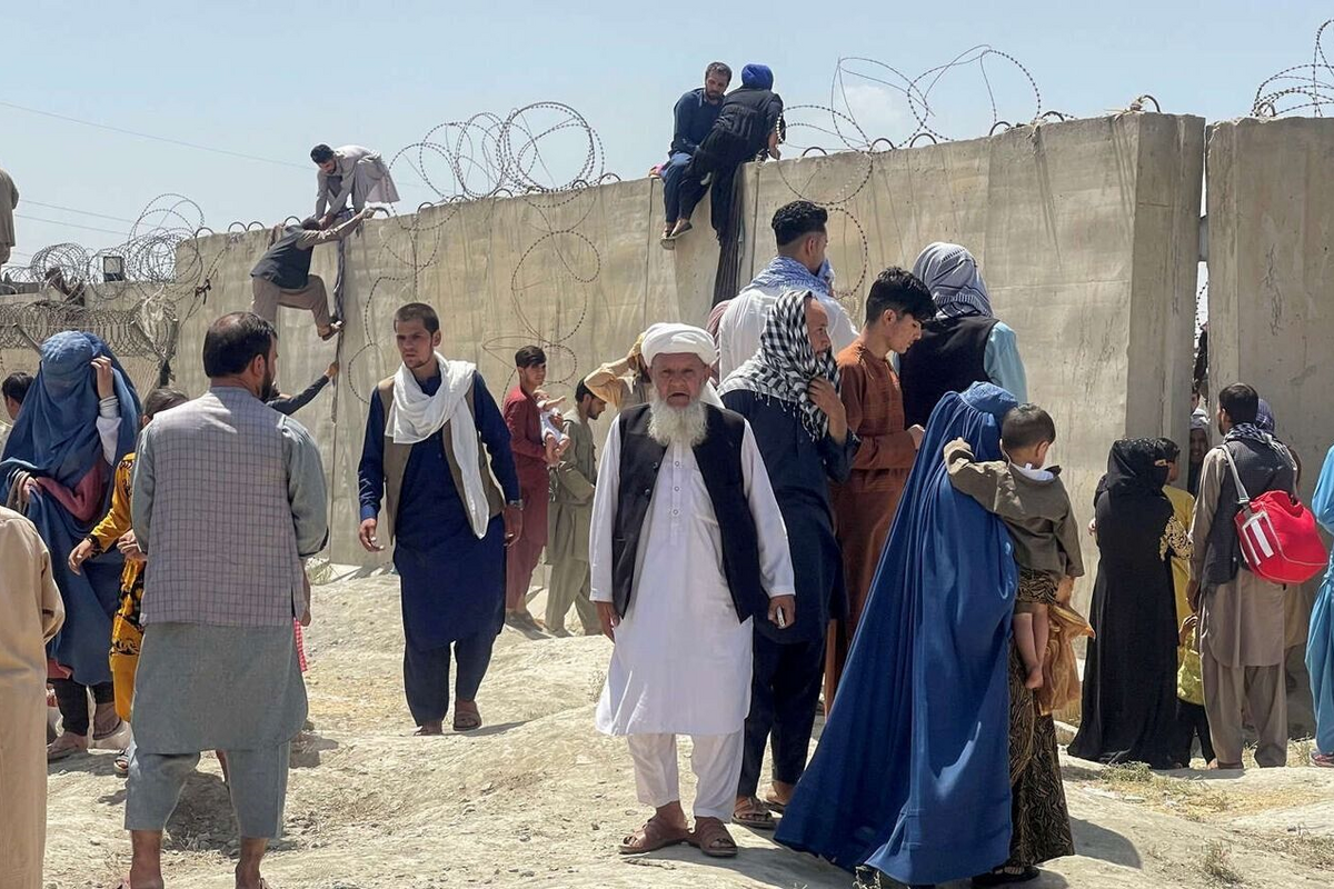 طالبان: ایران کمی دیگر حضور مهاجران را تحمل کند