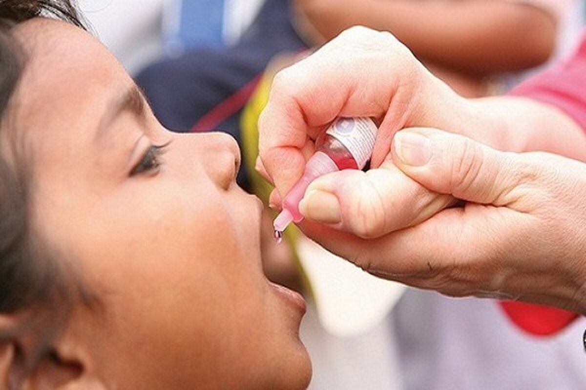 انجام بیش از ده هزار مورد تزریق واکسن فلج اطفال در مبادی ورودی به استان خراسان رضوی