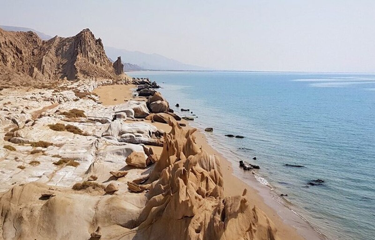 ویدئو| یکی از زیباترین جاده‌های ساحلی ایران