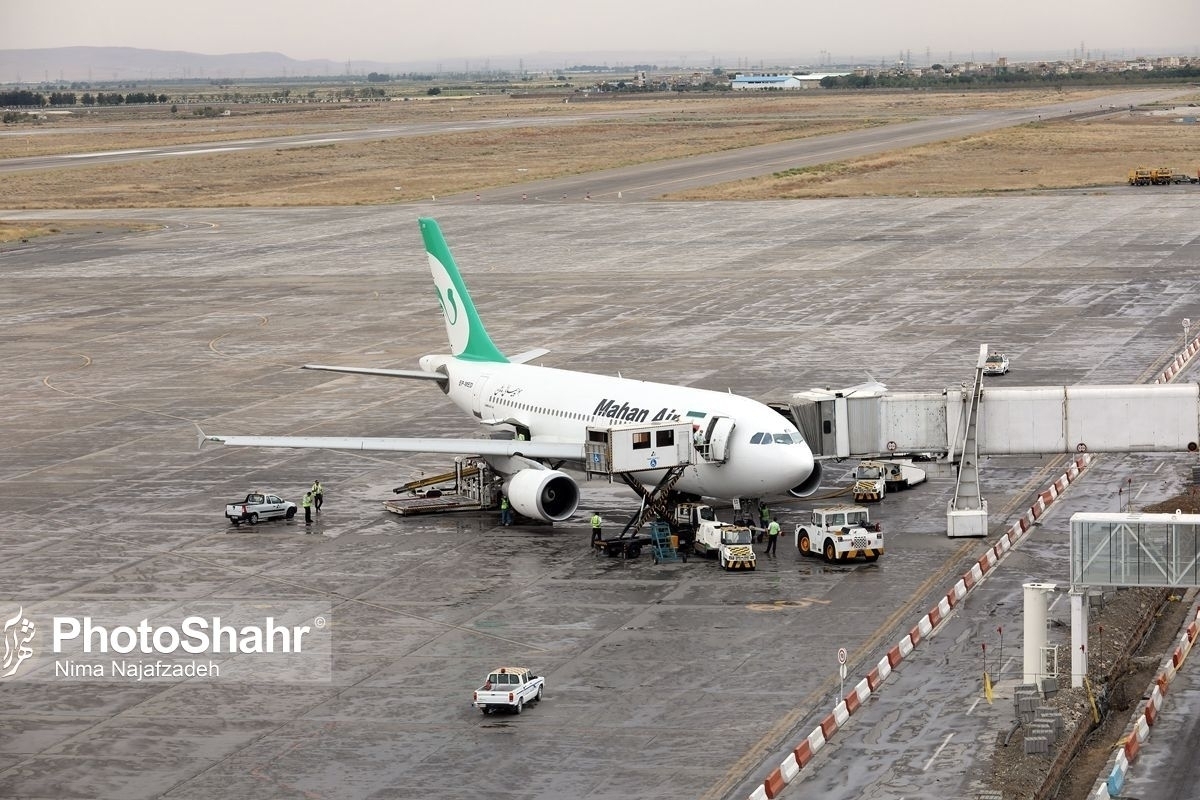 نوروزی متفاوت در فرودگاه مشهد | از اجرای برنامه‌های فرهنگی تا استقبال عروسک‌ها از مسافران خردسال