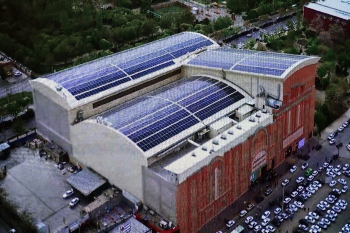 افتتاح بزرگترین نیروگاه خورشیدی پشت بامی کشور در مجموعه موج های آبی مشهد + فیلم