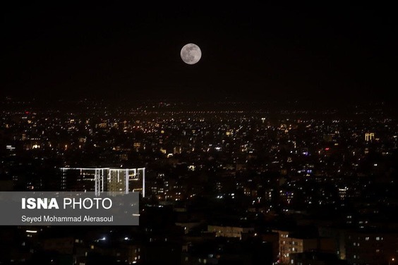 پدیده ماه صورتی در آسمان مشهد