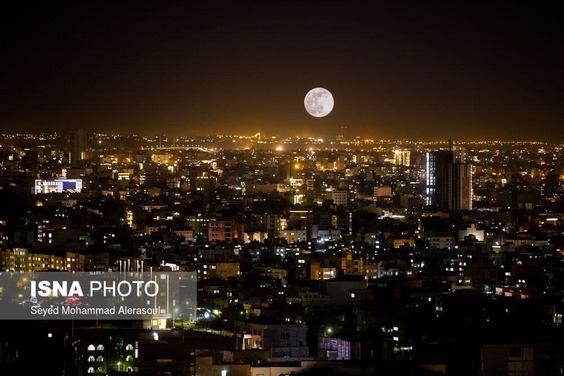 پدیده ماه صورتی در آسمان مشهد